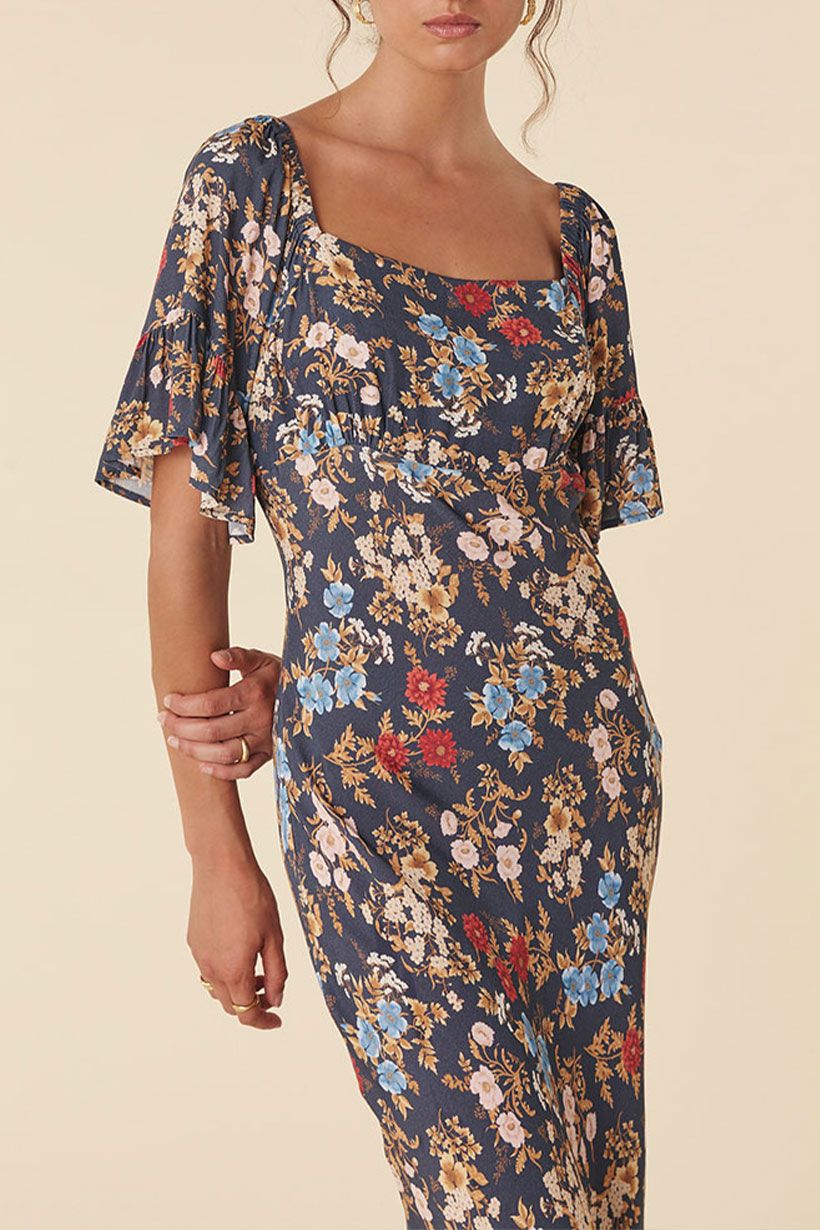 spell mystic midi dress Spell and the Gypsy Collective Mystic Midi Dress Review: a pink boho outfit and styled by plus size fashion blogger Liz of With Wonder and Whimsy